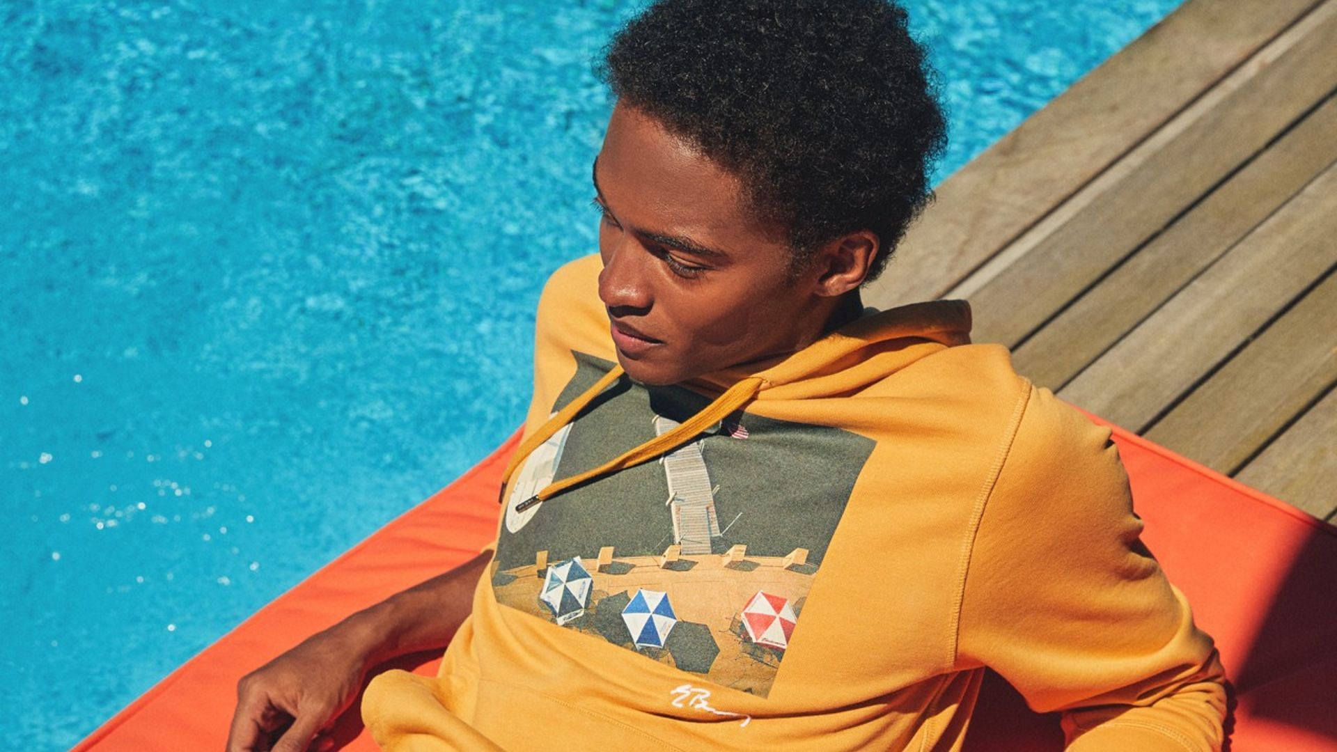 Hoodies are also offered in the latest collection (Image via Instagram/@toddsnyder)
